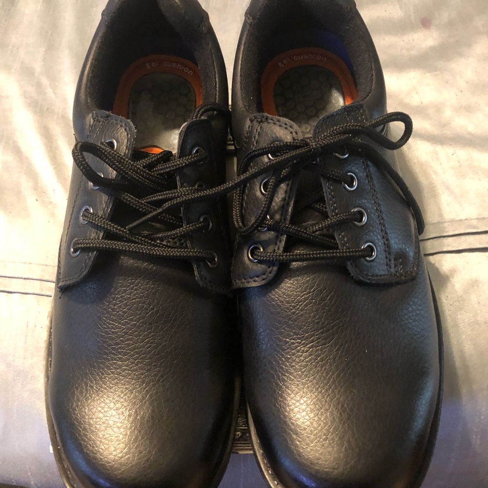 Black dress shoes